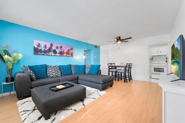 Building Photo - 1821 NE 62nd St