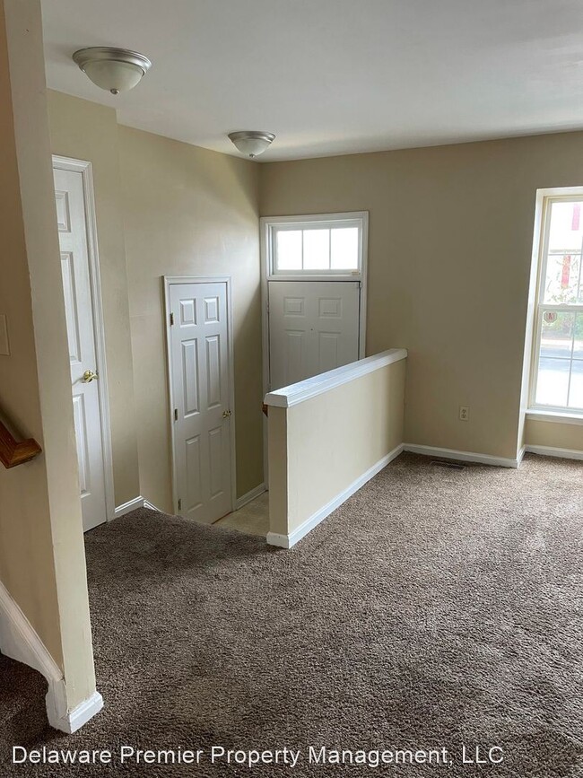 Building Photo - 3 br, 2.5 bath House - 104 Denny Cir