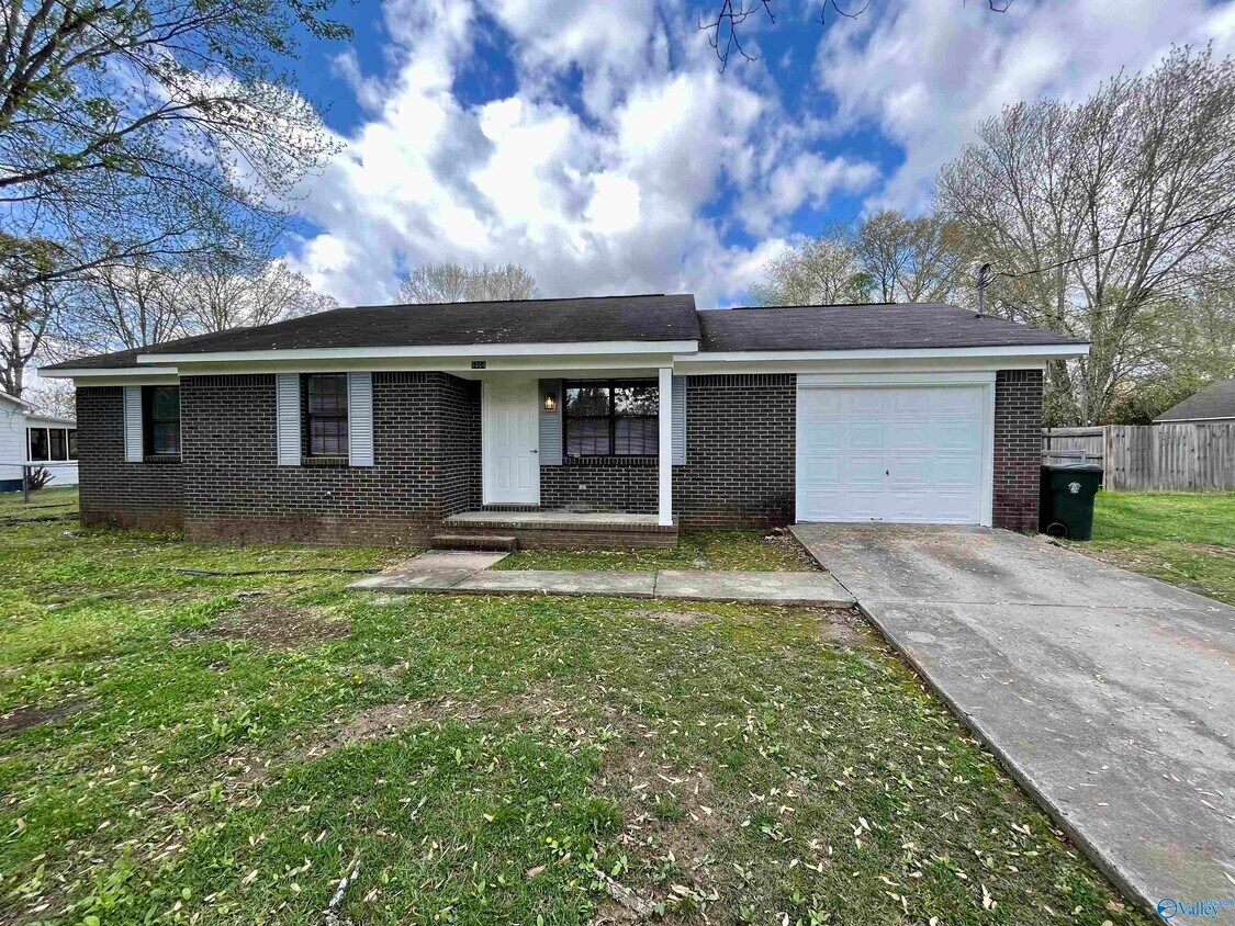 1464 Carter Grove Rd, Hazel Green, AL 35750 House Rental in Hazel