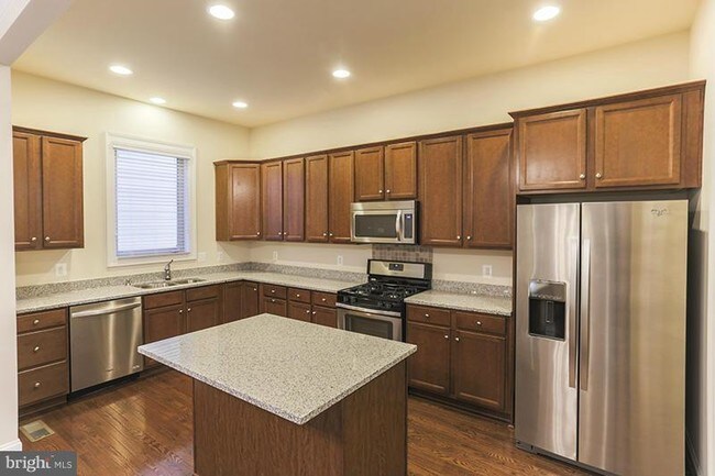 Building Photo - 20725 Jennifer Ann Dr