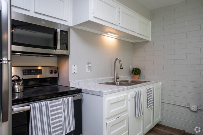 Studio - 340SF - Sahara Apartments