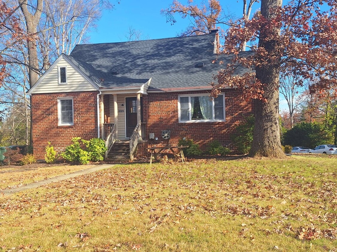 Primary Photo - 8305 48th Ave