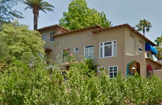 Front of house - 2122 Alcyona Dr