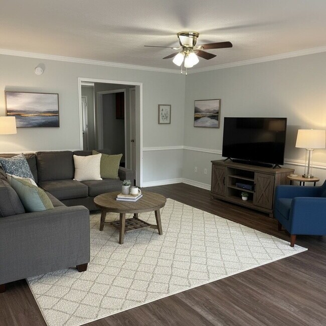 Foto del edificio - "Charming 2-Bedroom with Spacious Living in Henderson, TN!"