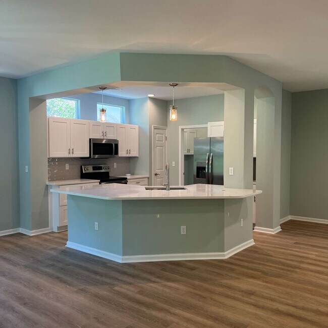 Building Photo - 42 Coburn Dr E