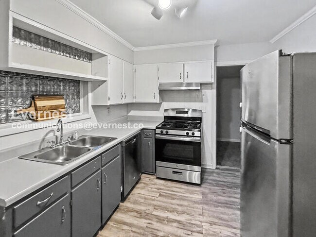 Foto del edificio - 4905 Scenic View Dr