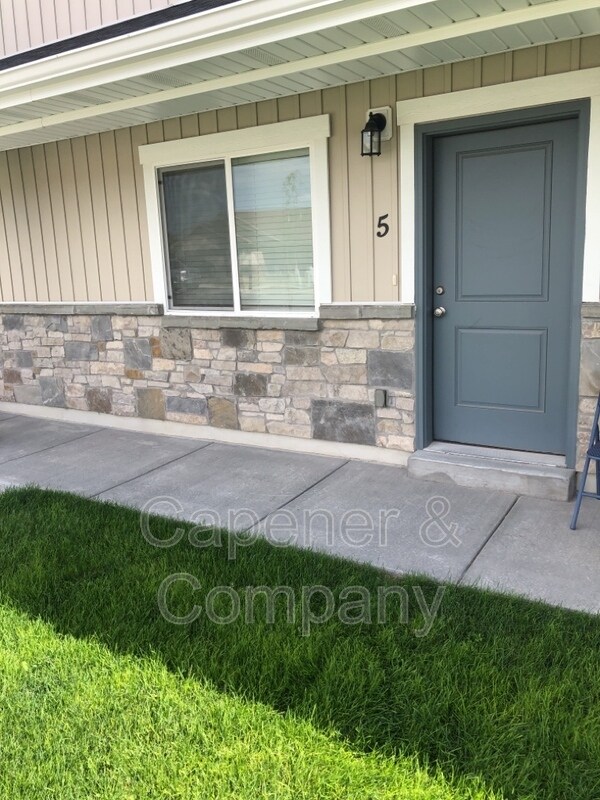 2460 W 450 N Unit 5, Tremonton, UT 84337 Condo for Rent in Tremonton