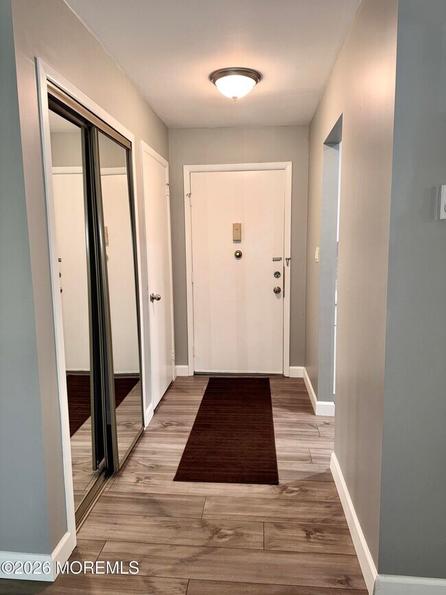 Building Photo - 119 Amberly Dr