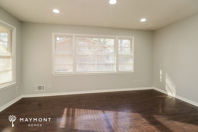 Foto del edificio - 4806 Faulkland Rd