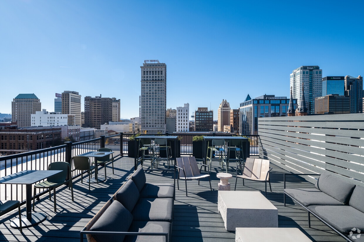 Primary Photo - Market Lofts on Third