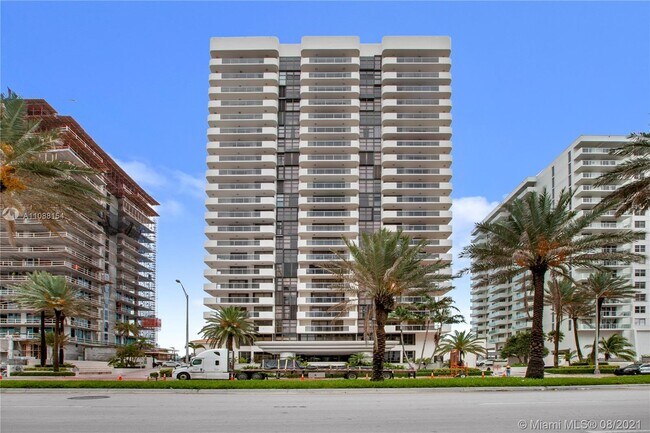 Building Photo - 5757 Collins Ave