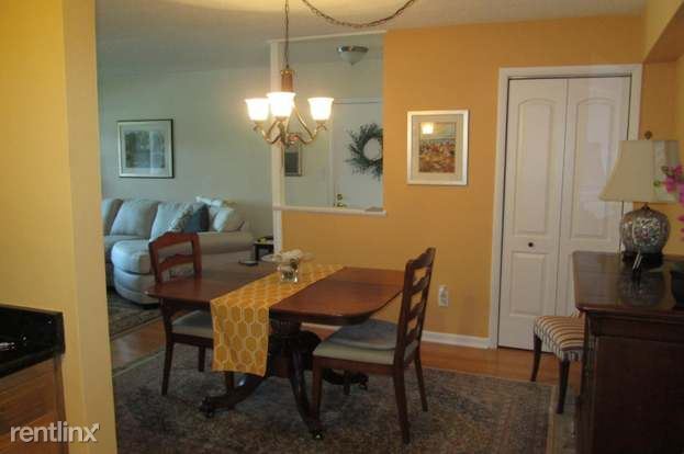 Building Photo - 4700 Linden Knoll Dr