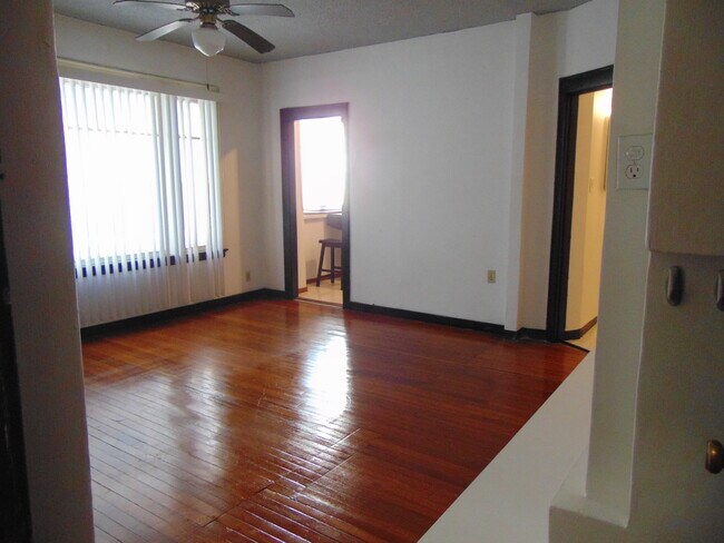 Foto del edificio - 360 W Ocean Blvd