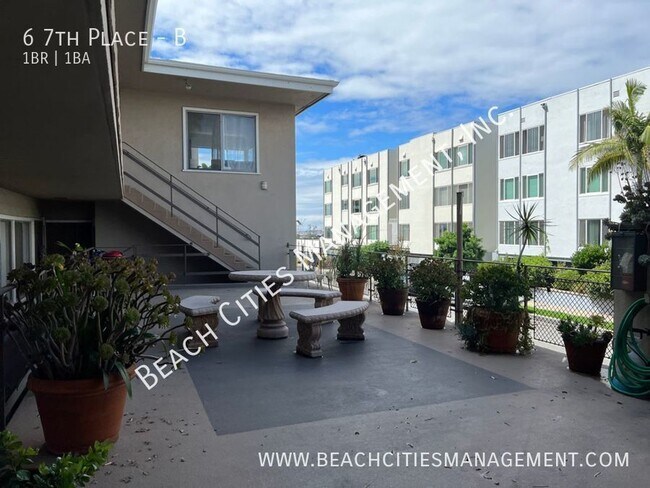 Foto del edificio - One bedroom Condo Steps from the Beach!