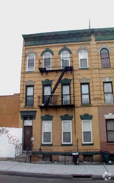 Primary Photo - 286 Cooper St