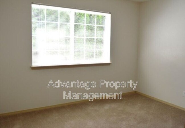 Foto del edificio - 739 Jackson St W