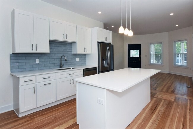 Foto del edificio - 56 Lyndhurst St