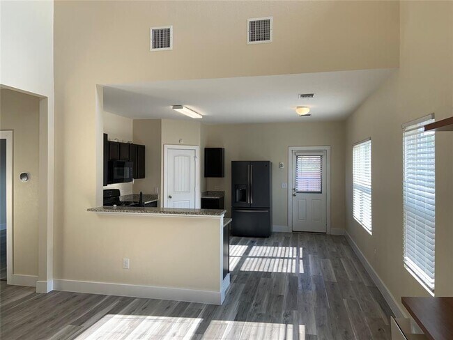 Foto del edificio - 14904 Kent Justin Dr