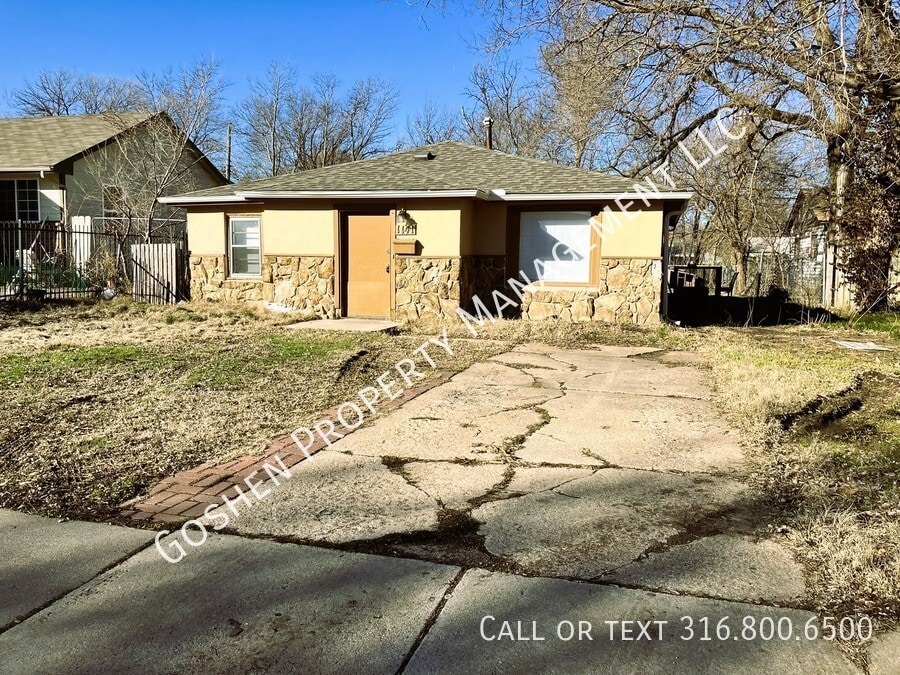 Primary Photo - 3 Bedroom 1 Bath Home lots of square footage