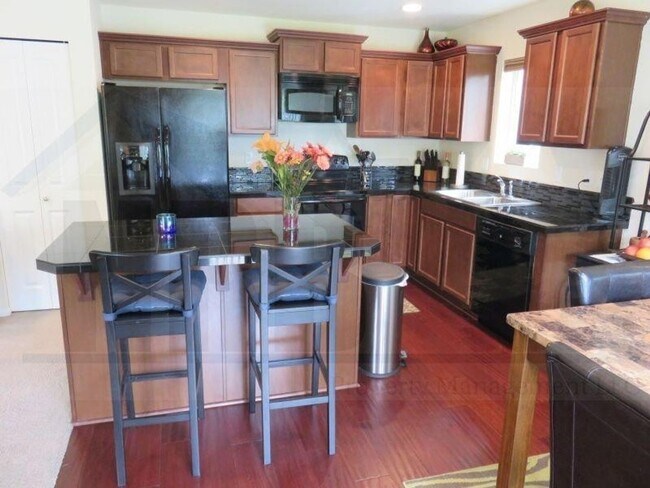 Building Photo - Beautiful 4 Bedroom Home located in a Gate...