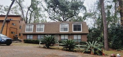 Building Photo - 2925 Par Ln