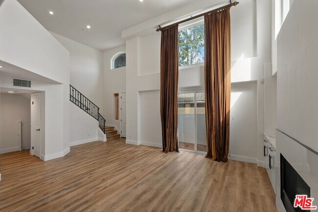 Foto del edificio - 1107 Princeton St