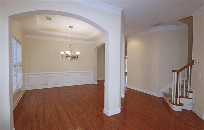 Building Photo - 1183 Dunwoody Village Dr