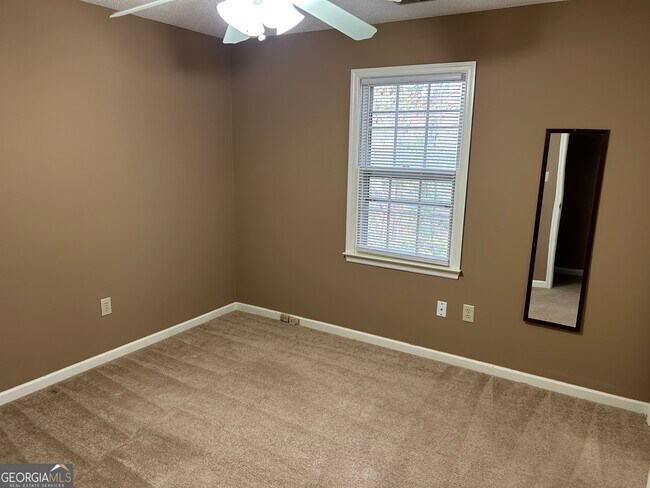 Foto del edificio - 185 Pebble Creek Dr