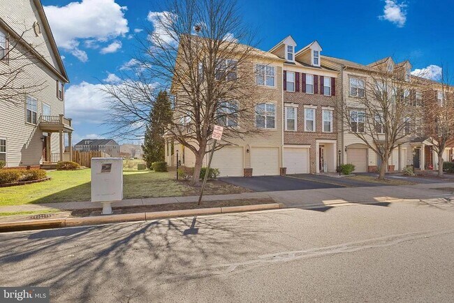 Foto del edificio - 9211 Cascade Falls Dr