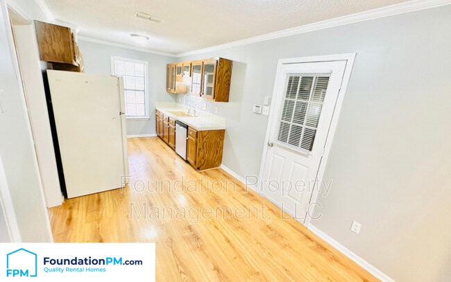Building Photo - 5682 Richburg Ave