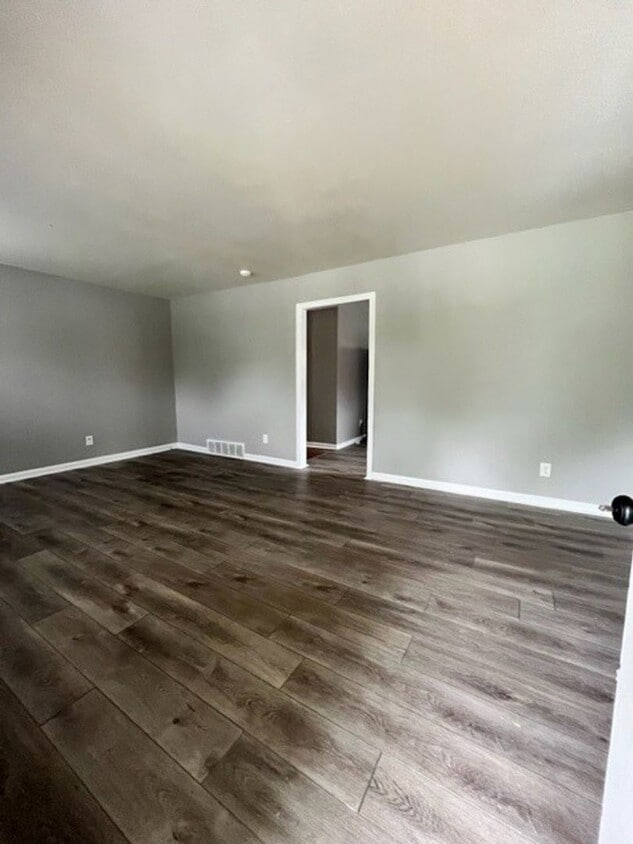 Building Photo - COMING SOON-Adorable 3 bedroom 1 bath house for Rent!