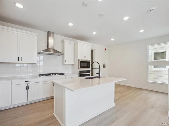 Foto del edificio - 1243 Rhett Dr