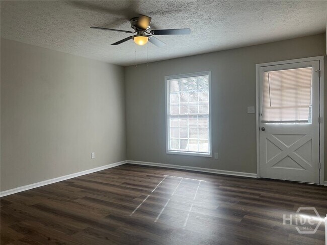 Foto del edificio - 1695 E Broad St