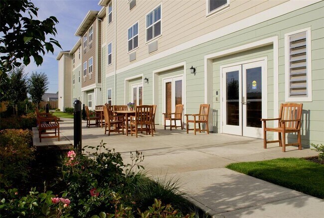 Foto del edificio - 3524 Fisher Rd NE
