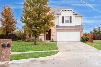 Building Photo - 5601 Fremont Dr