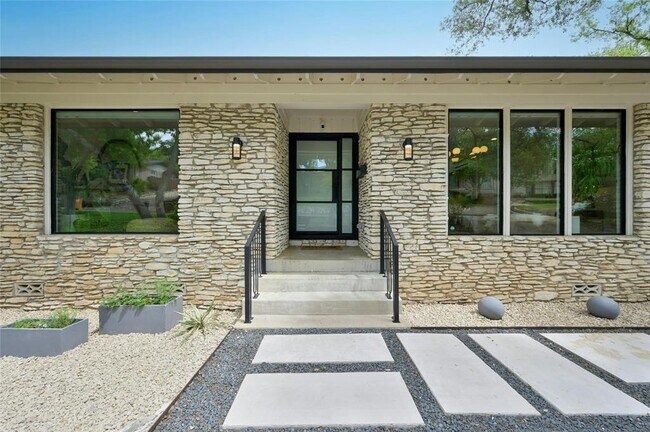 Building Photo - 3412 Shinoak Dr