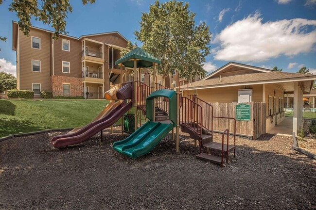 Building Photo - The Villages at Lost Creek