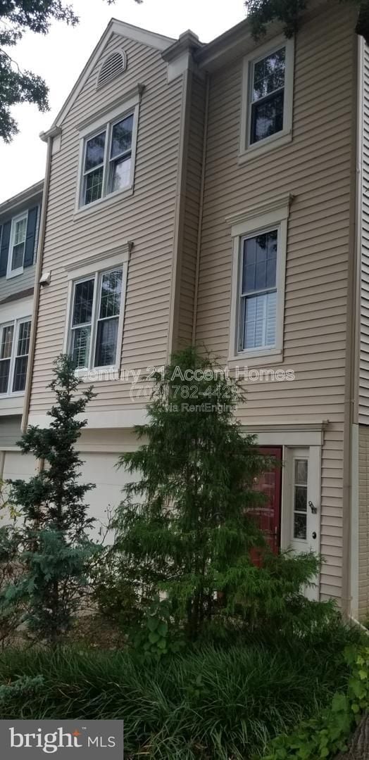 Photo - 29 S Floyd St Townhome