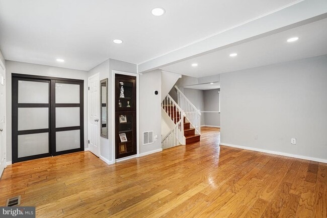 Building Photo - 5376 Harbor Ct Dr