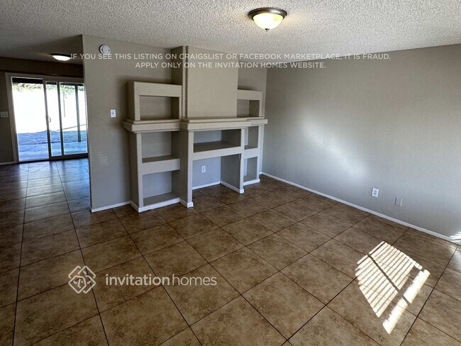 Foto del edificio - 8838 W Mercer Ln