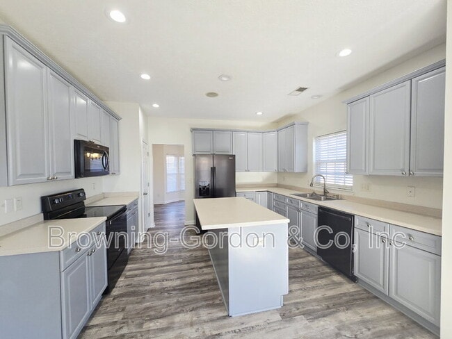 Building Photo - 1657 Comanche Run