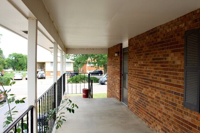 Foto del edificio - 3645 Butternut Dr