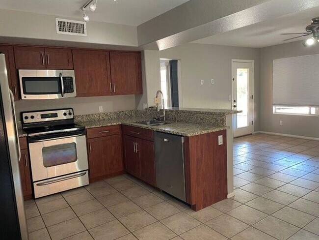 Foto del edificio - 17407 N 47th St