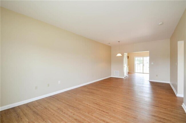 Building Photo - 222 Huntington Ln
