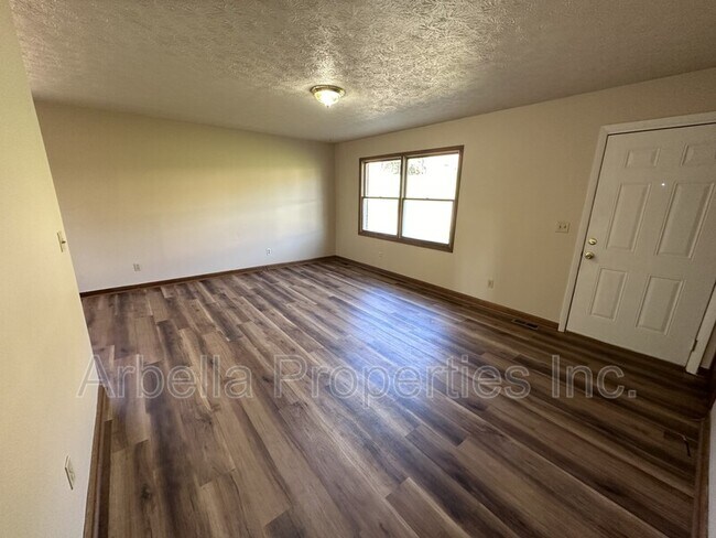 Building Photo - 935 Kendrick Creek Rd