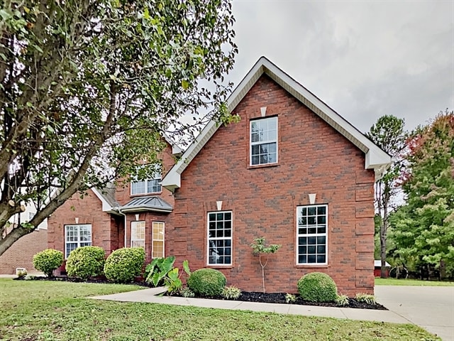 Building Photo - 447 Titans Cir