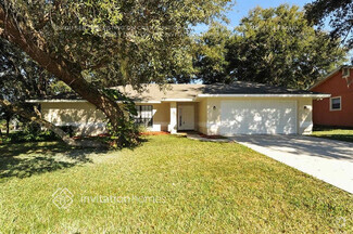 Building Photo - 1806 Suzanne Ln
