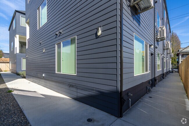 Patio - Vancouver Townhouses