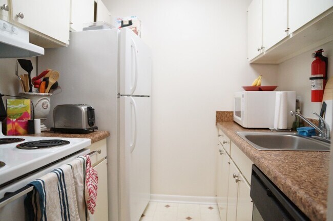 Cocina - Cardinal Court