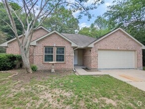Building Photo - 3815 Maple Dr